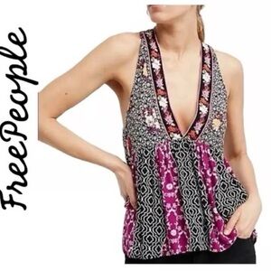 💚5/$25 SALE!💚 Multicolor Dream On Darlin’ V-neck Halter Top Keyhole Back Sz S